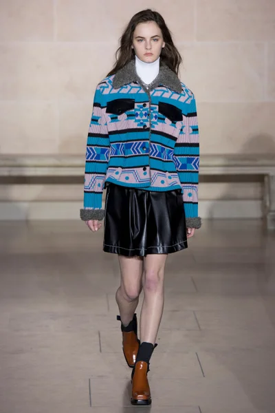 Look 17